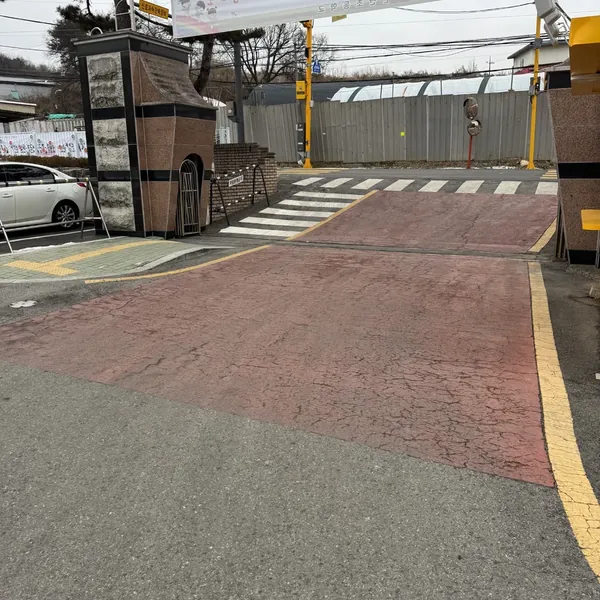 인천 과속방지턱과 횡단보도 표시 시공