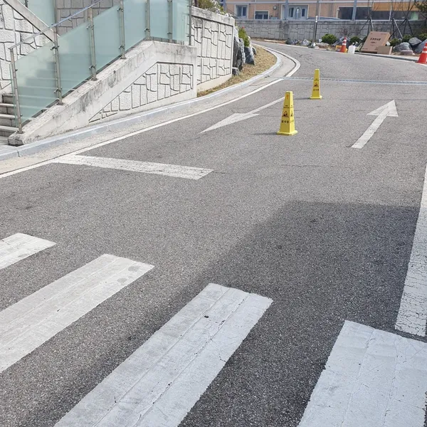 횡단보도 노면표시 도색 작업 현장